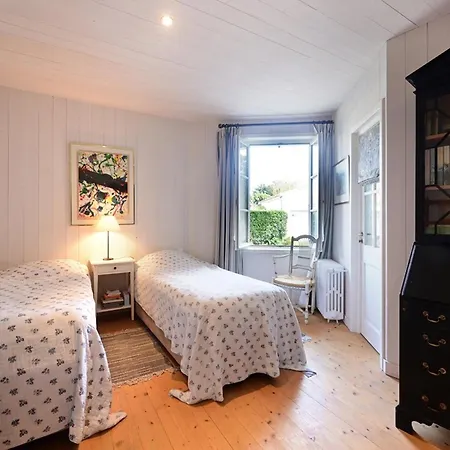 Vakantiehuis Maison De Charme Aux Portes-en-re Avec Jardin, Proche Plages Et Commerces - Fr-1-434-110 *