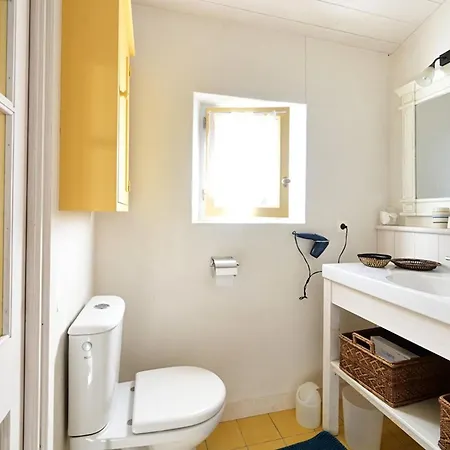 Maison De Charme Aux Portes-en-re Avec Jardin, Proche Plages Et Commerces - Fr-1-434-110